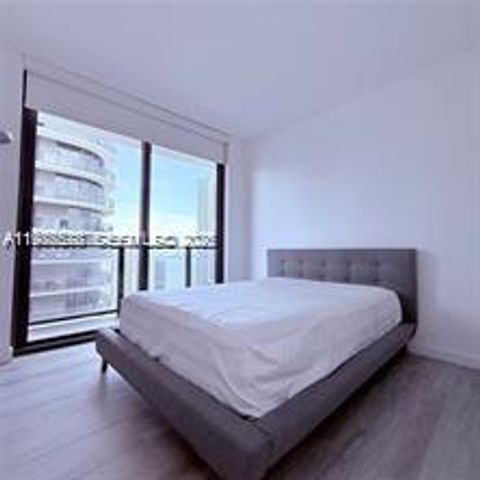 55 SW 9th St 3903, Miami, FL 33130