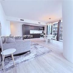 55 SW 9th St 3903, Miami, FL 33130