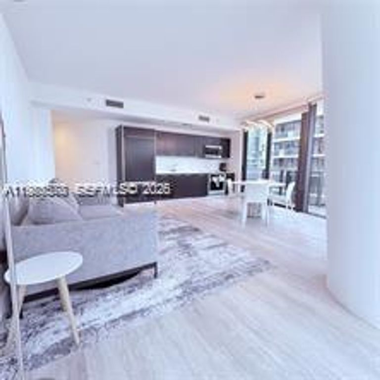 55 SW 9th St 3903, Miami, FL 33130