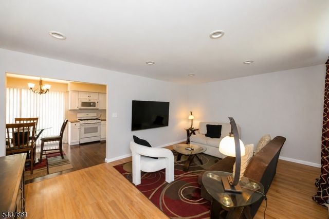 2 Alder Ter, Wantage Twp., NJ 07461