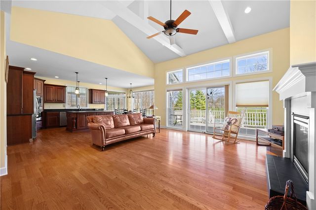 77 Stonefield Mews Lane, Henrietta, NY 14534