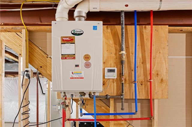 77 Stonefield Mews Lane, Henrietta, NY 14534