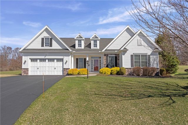 77 Stonefield Mews Lane, Henrietta, NY 14534