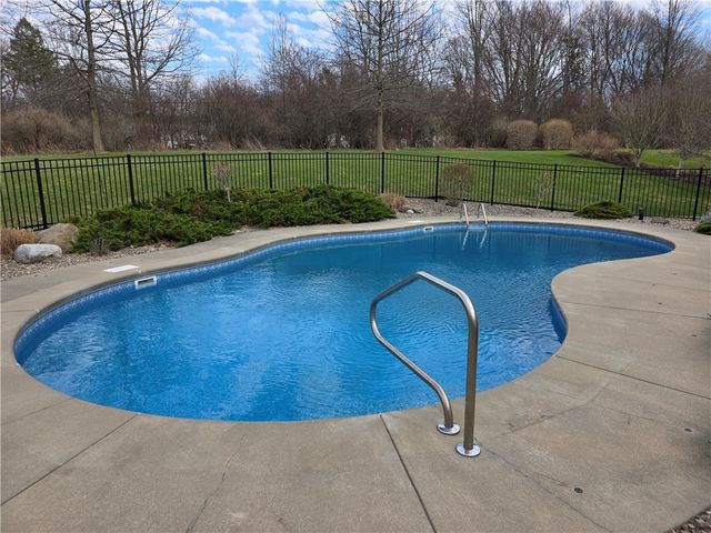 77 Stonefield Mews Lane, Henrietta, NY 14534