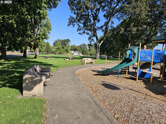 1040 6TH Ave Se, Albany, OR 97321