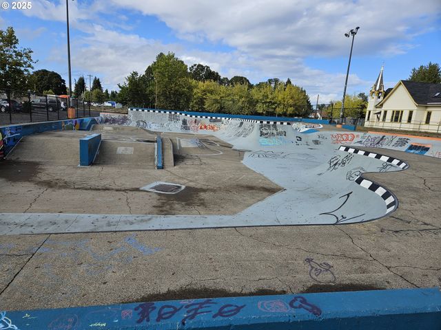 1040 6TH Ave Se, Albany, OR 97321