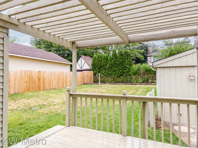 2120 Vinsetta Boulevard, Royal Oak, MI 48073