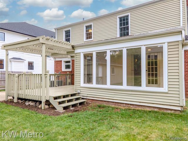 2120 Vinsetta Boulevard, Royal Oak, MI 48073