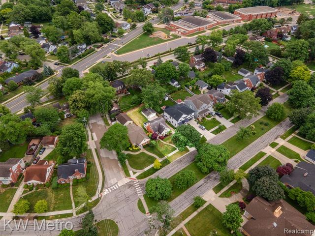 2120 Vinsetta Boulevard, Royal Oak, MI 48073