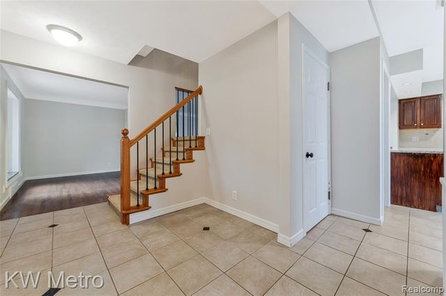 2120 Vinsetta Boulevard, Royal Oak, MI 48073