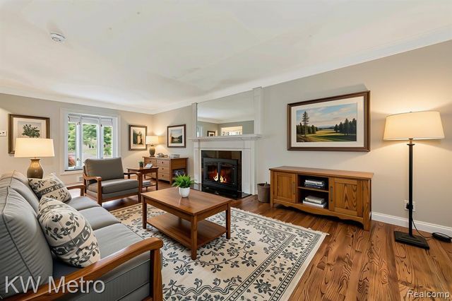2120 Vinsetta Boulevard, Royal Oak, MI 48073