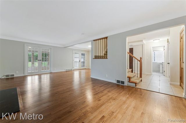 2120 Vinsetta Boulevard, Royal Oak, MI 48073