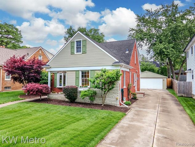 2120 Vinsetta Boulevard, Royal Oak, MI 48073