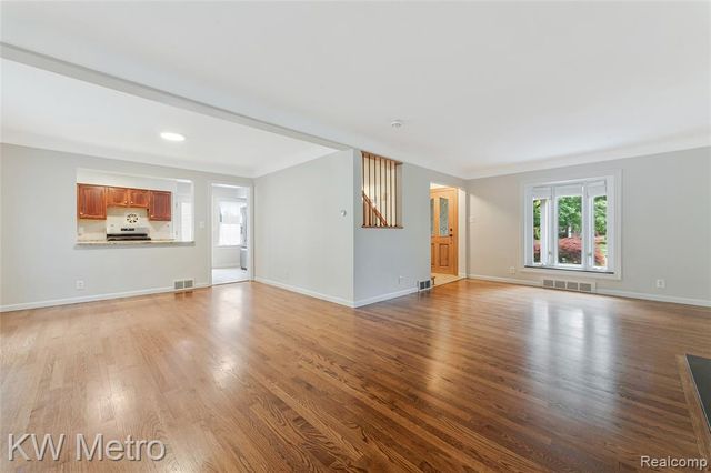 2120 Vinsetta Boulevard, Royal Oak, MI 48073