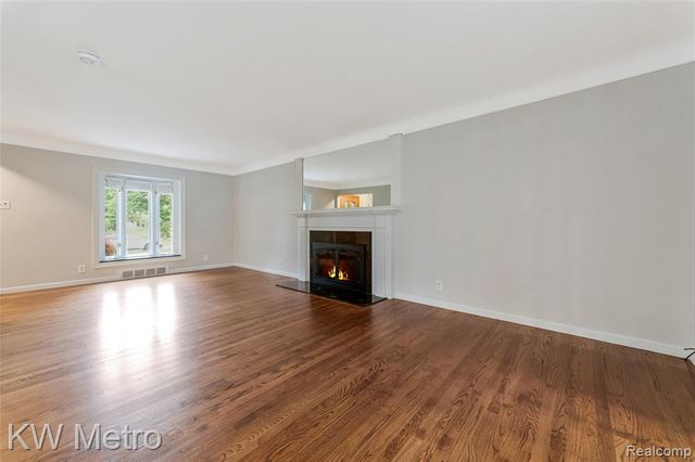 2120 Vinsetta Boulevard, Royal Oak, MI 48073