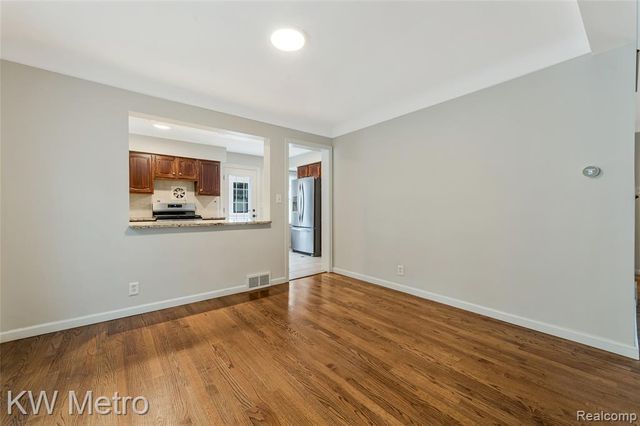 2120 Vinsetta Boulevard, Royal Oak, MI 48073