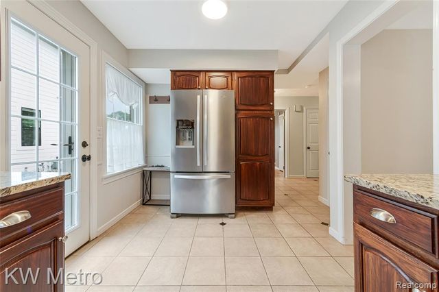 2120 Vinsetta Boulevard, Royal Oak, MI 48073