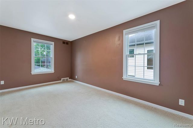 2120 Vinsetta Boulevard, Royal Oak, MI 48073