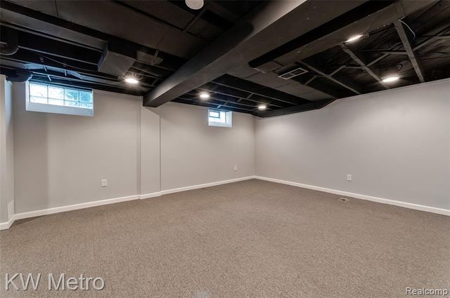 2120 Vinsetta Boulevard, Royal Oak, MI 48073