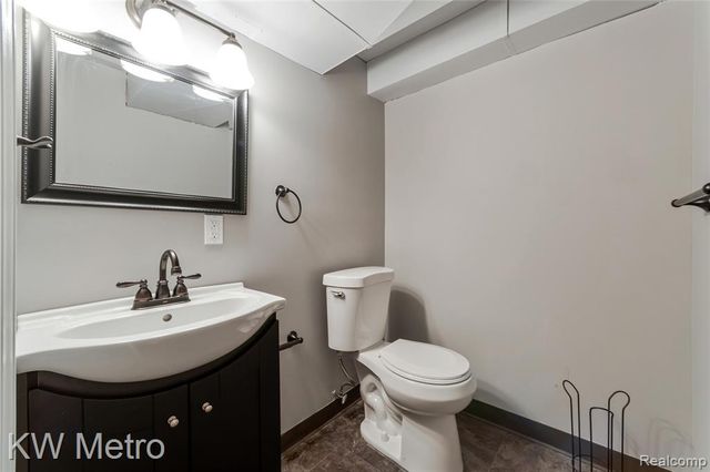 2120 Vinsetta Boulevard, Royal Oak, MI 48073