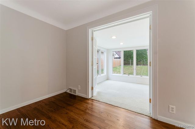 2120 Vinsetta Boulevard, Royal Oak, MI 48073