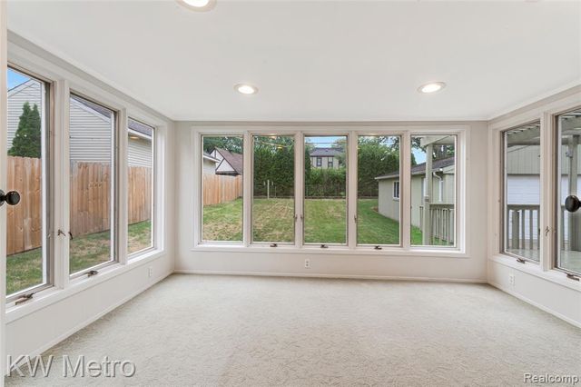 2120 Vinsetta Boulevard, Royal Oak, MI 48073