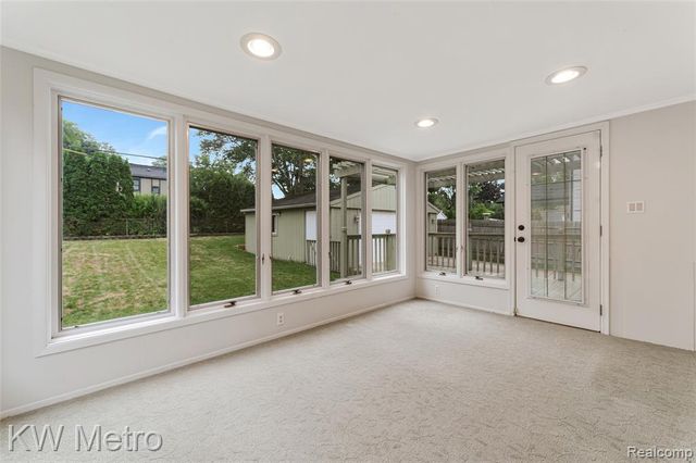 2120 Vinsetta Boulevard, Royal Oak, MI 48073