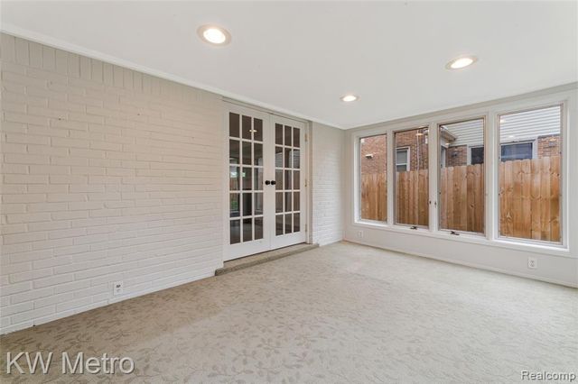 2120 Vinsetta Boulevard, Royal Oak, MI 48073