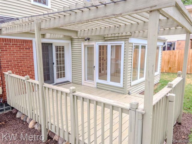 2120 Vinsetta Boulevard, Royal Oak, MI 48073