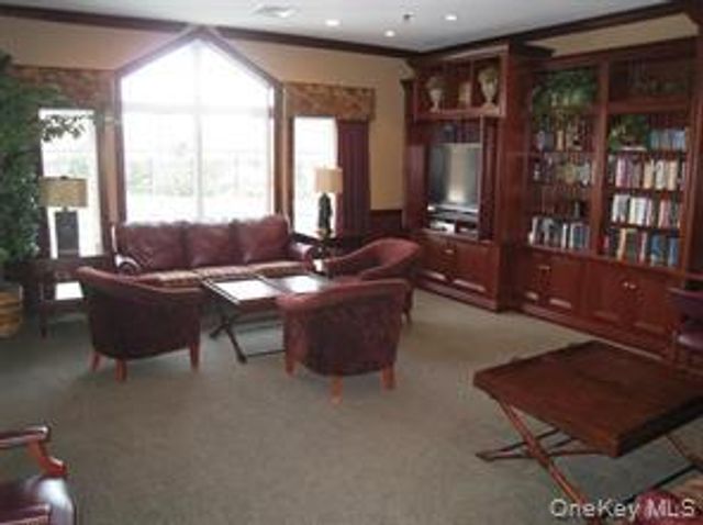 200 Woodcrest Lane 211, Mount Kisco, NY 10549