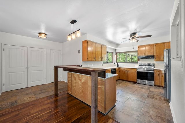 228 Verde Creek, Center Point, TX 78010