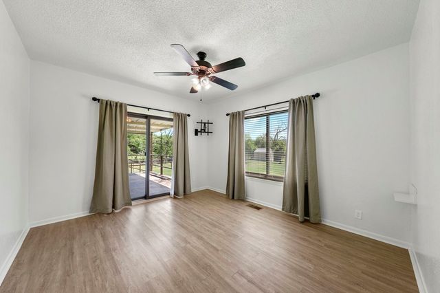 228 Verde Creek, Center Point, TX 78010