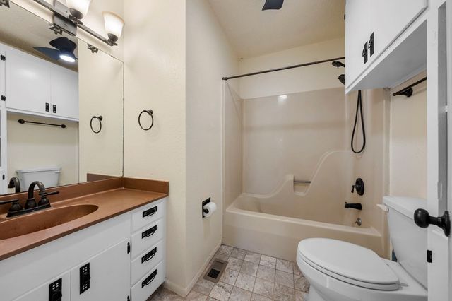 228 Verde Creek, Center Point, TX 78010