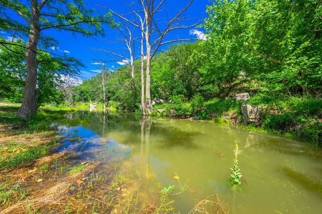 228 Verde Creek, Center Point, TX 78010