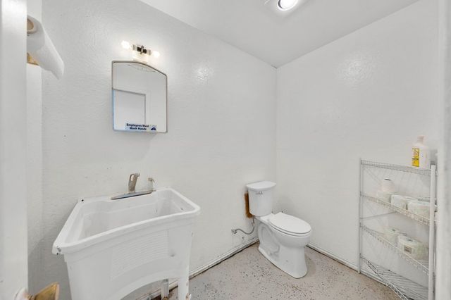 228 Verde Creek, Center Point, TX 78010