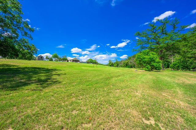 228 Verde Creek, Center Point, TX 78010
