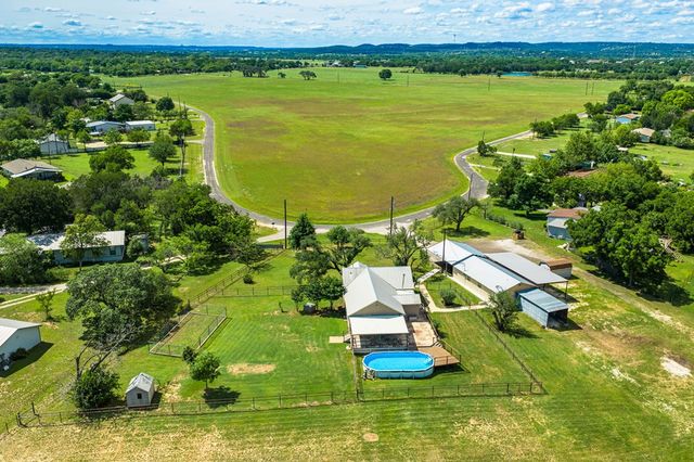 228 Verde Creek, Center Point, TX 78010