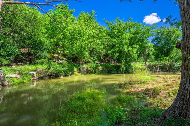 228 Verde Creek, Center Point, TX 78010