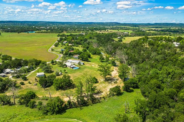 228 Verde Creek, Center Point, TX 78010
