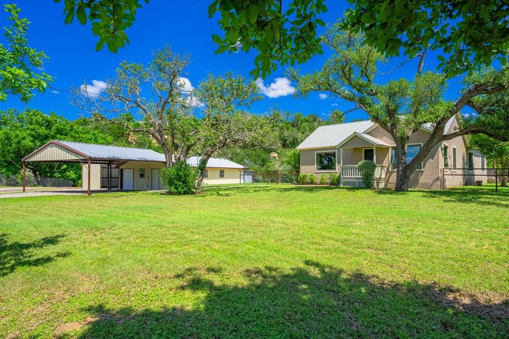 228 Verde Creek, Center Point, TX 78010