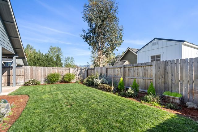 149 SW Otter Court, Grants Pass, OR 97527