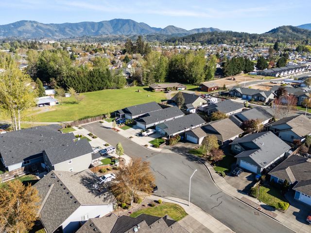 149 SW Otter Court, Grants Pass, OR 97527