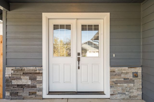 149 SW Otter Court, Grants Pass, OR 97527