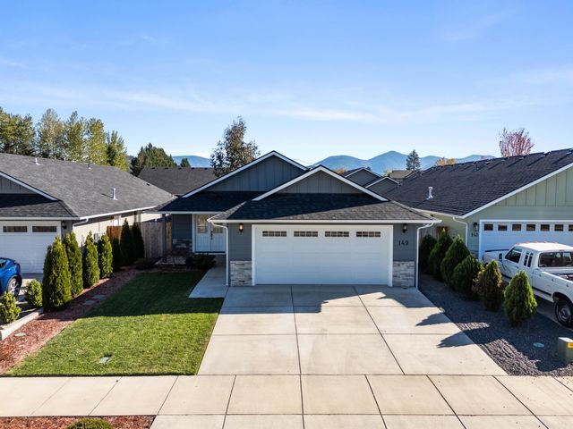 149 SW Otter Court, Grants Pass, OR 97527