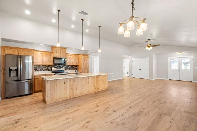 149 SW Otter Court, Grants Pass, OR 97527