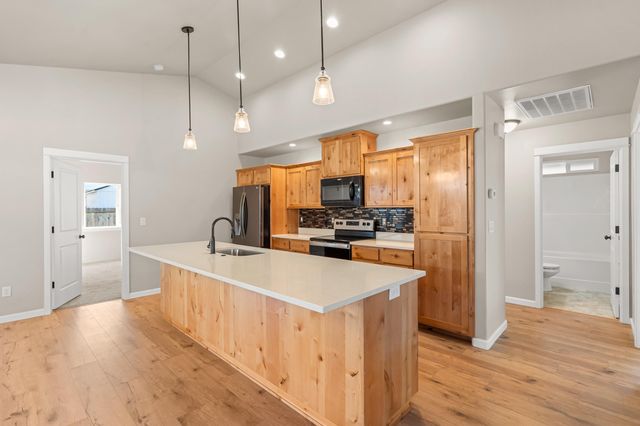 149 SW Otter Court, Grants Pass, OR 97527