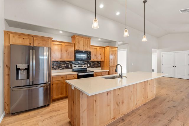 149 SW Otter Court, Grants Pass, OR 97527