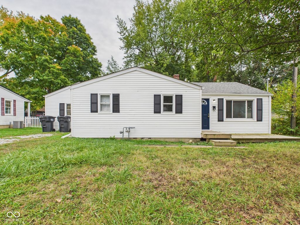 66 Circle Drive, Chesterfield, IN 46017