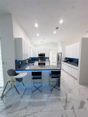 12622 SW 224th St, Miami, FL 33170