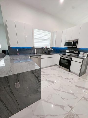 12622 SW 224th St, Miami, FL 33170